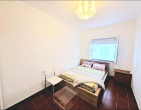 3-Double Room in T4 Apartment